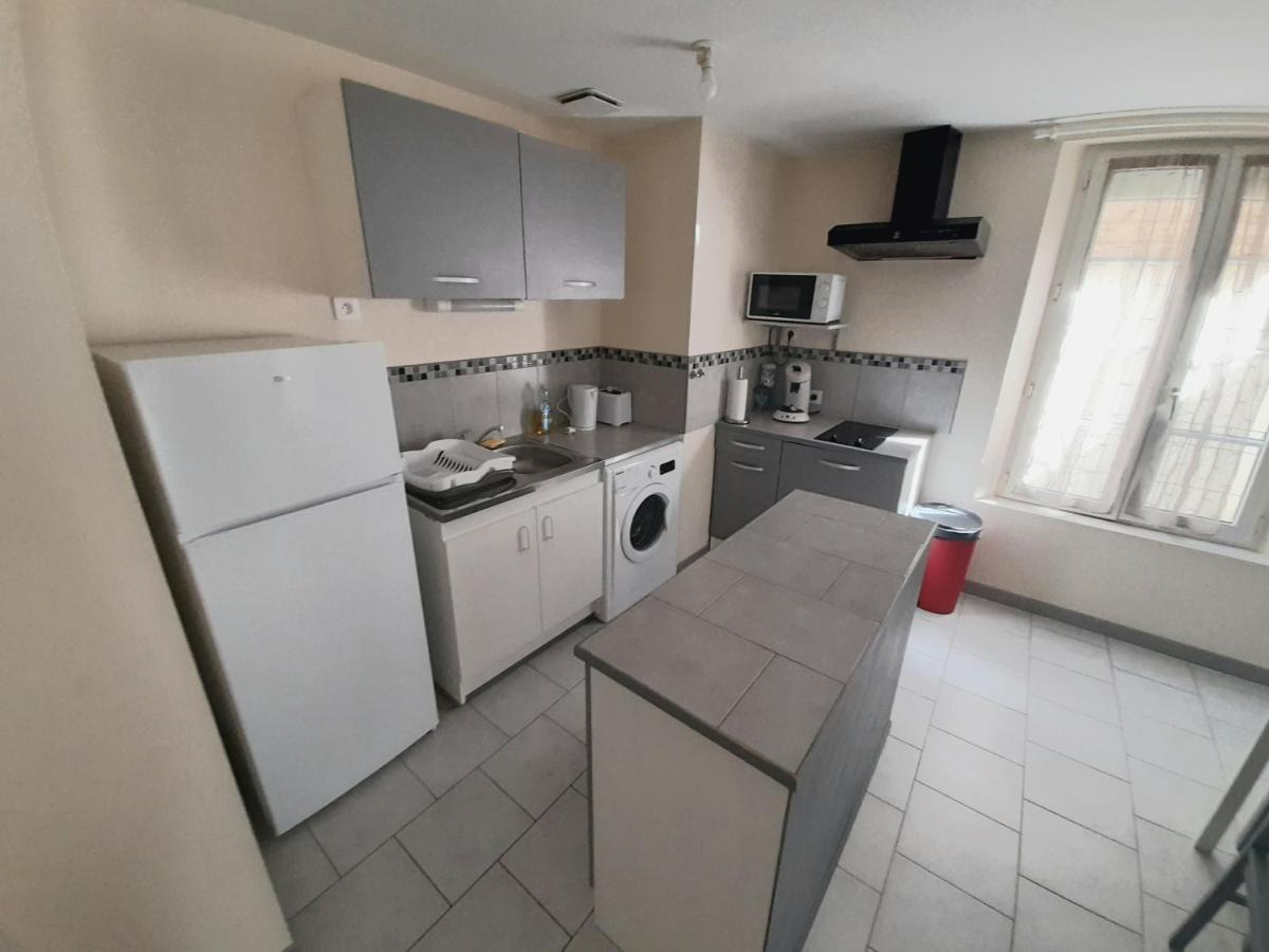 Animalier Apartment Joigny Exterior photo